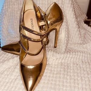 GOLD stiletto shoes